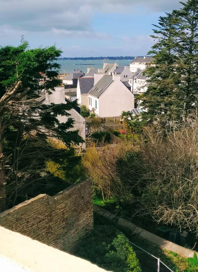 L'Océan à 100m via une venelle privée, la Ville Close à 500m, l'Archipel des Glénan à l'horizon Concarneau Esterno foto