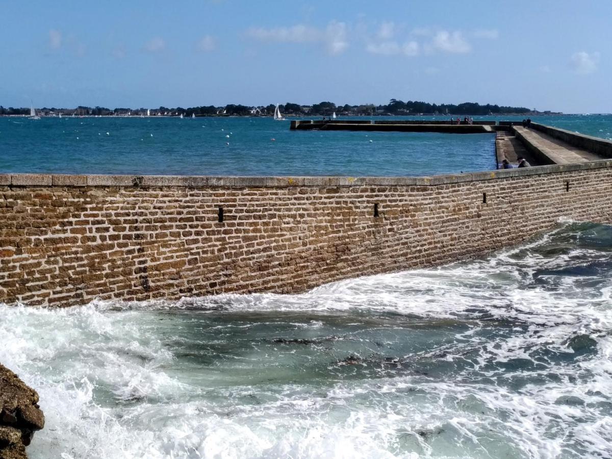 L'Océan à 100m via une venelle privée, la Ville Close à 500m, l'Archipel des Glénan à l'horizon Concarneau Esterno foto